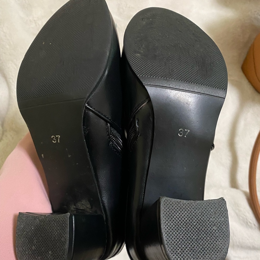 Staple Basic Black Boots With Straps - image 5